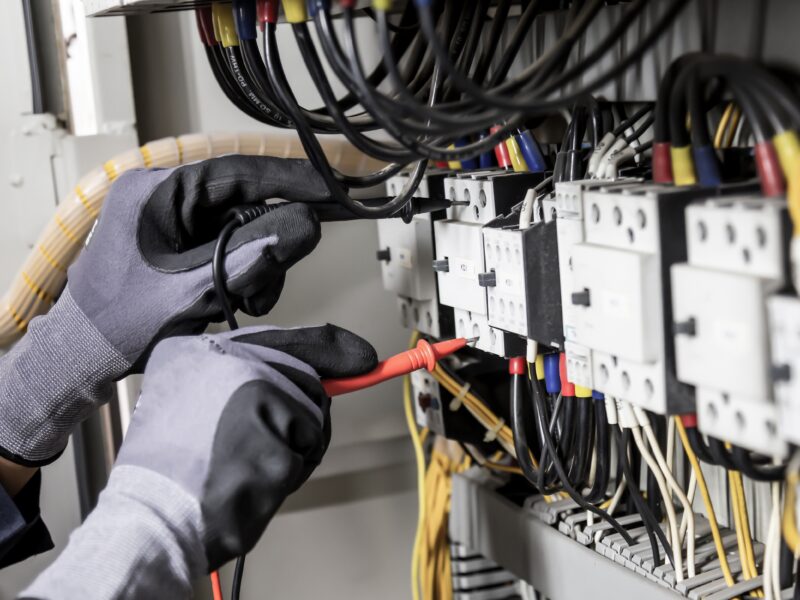 Electrician,Engineer,Tests,Electrical,Installations,And,Wires,On,Relay,Protection